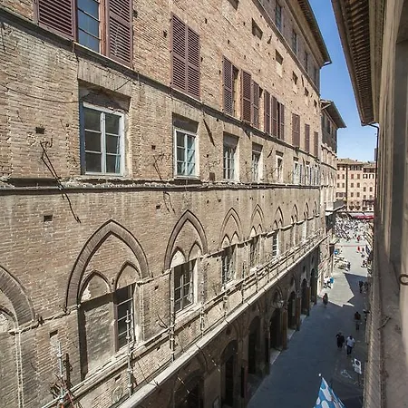 Konukevi Palazzo Del Papa 4*