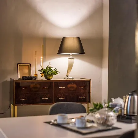 Konukevi Palazzo Del Papa 4*