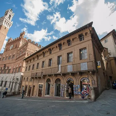 Palazzo Del Papa Konukevi 4*